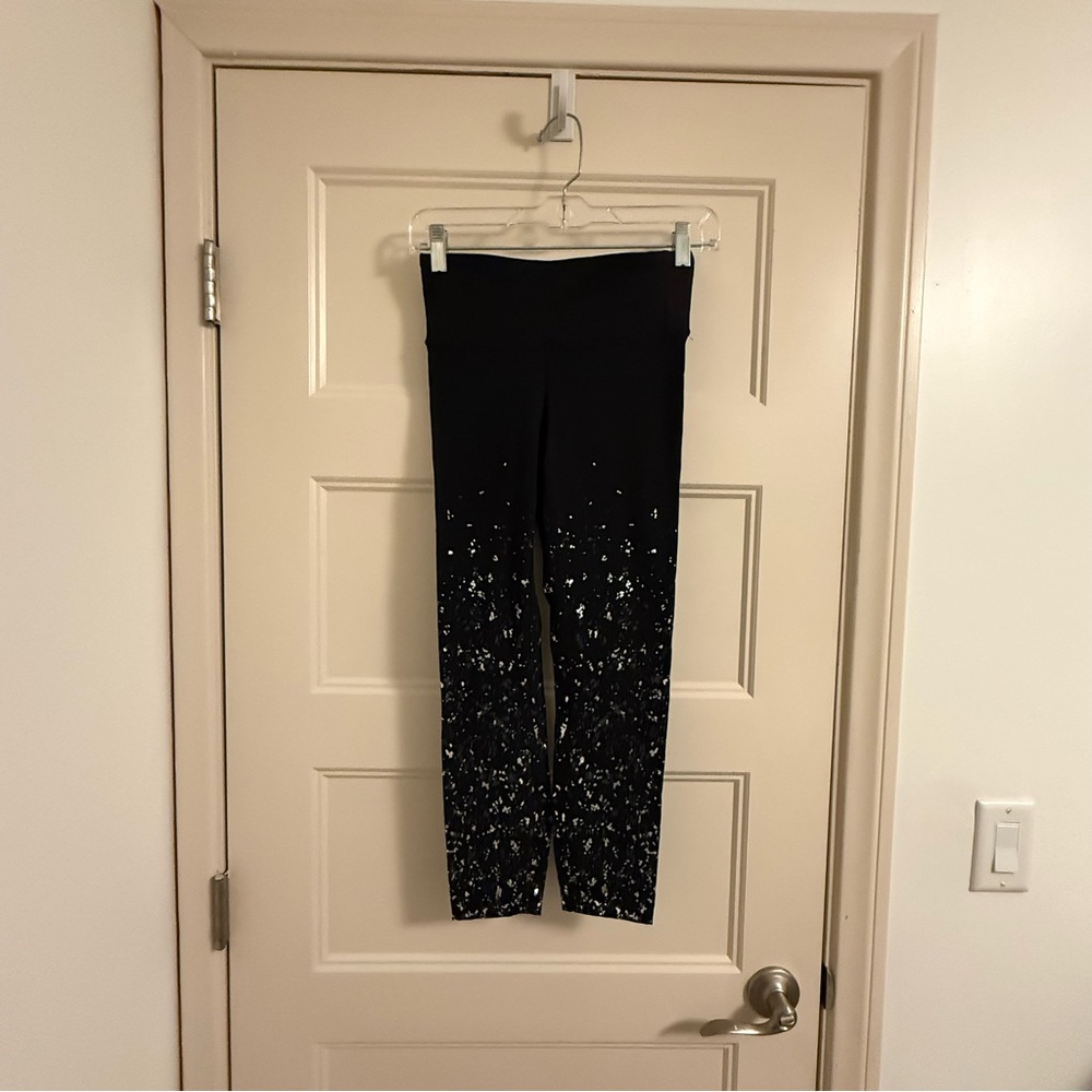 ⭐️ 5 for $25. Lululemon leggings
